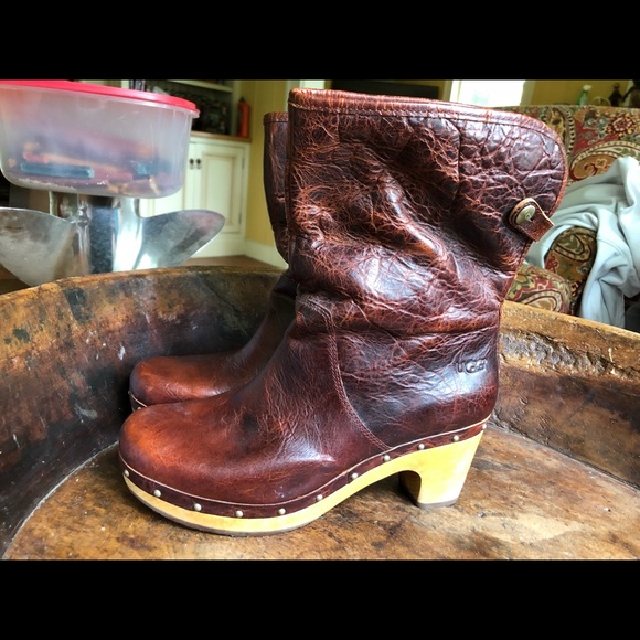 Adorable Ugg lined heeled boots - Picture 6 of 7